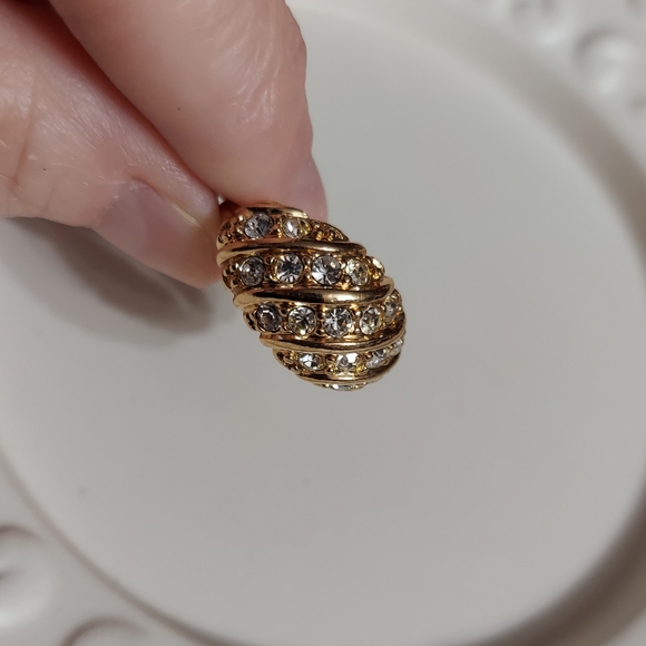 Avon Vintage Gold Plated/Cubic Zirconia Cocktail Ring Size '8-8&1/2' - Picture 3 of 8